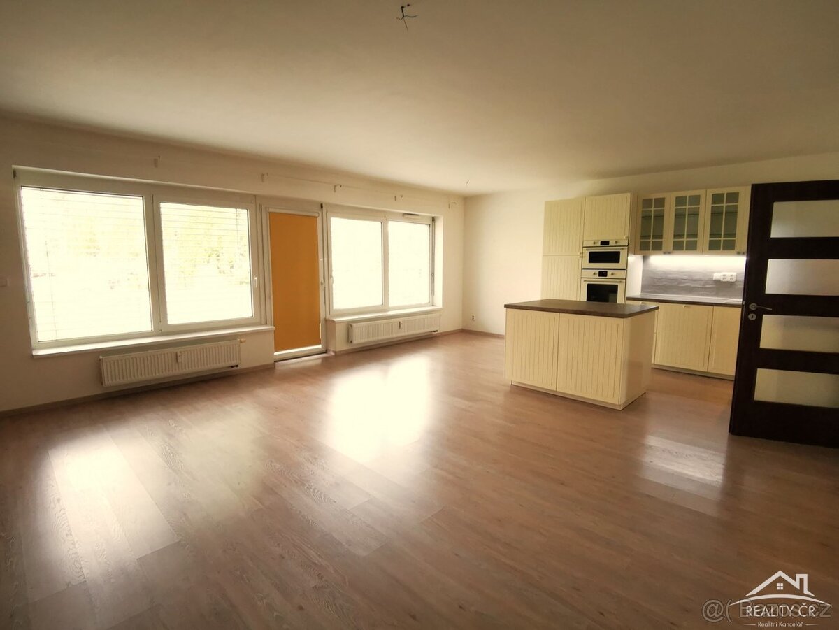 Pronájem Bytu 3+1 s balkonem 100m2 Jihlava - 3