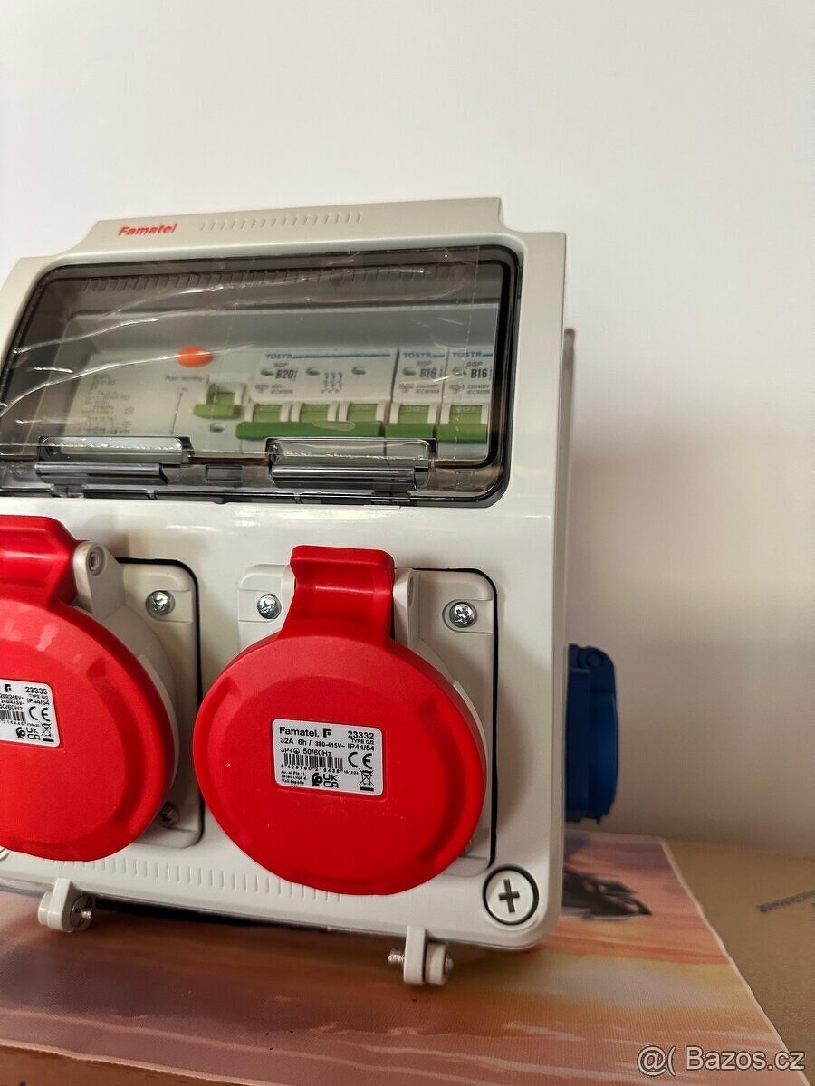 Zásuvková skříň FAMATEL 2x400V 32A 2x230V - 3