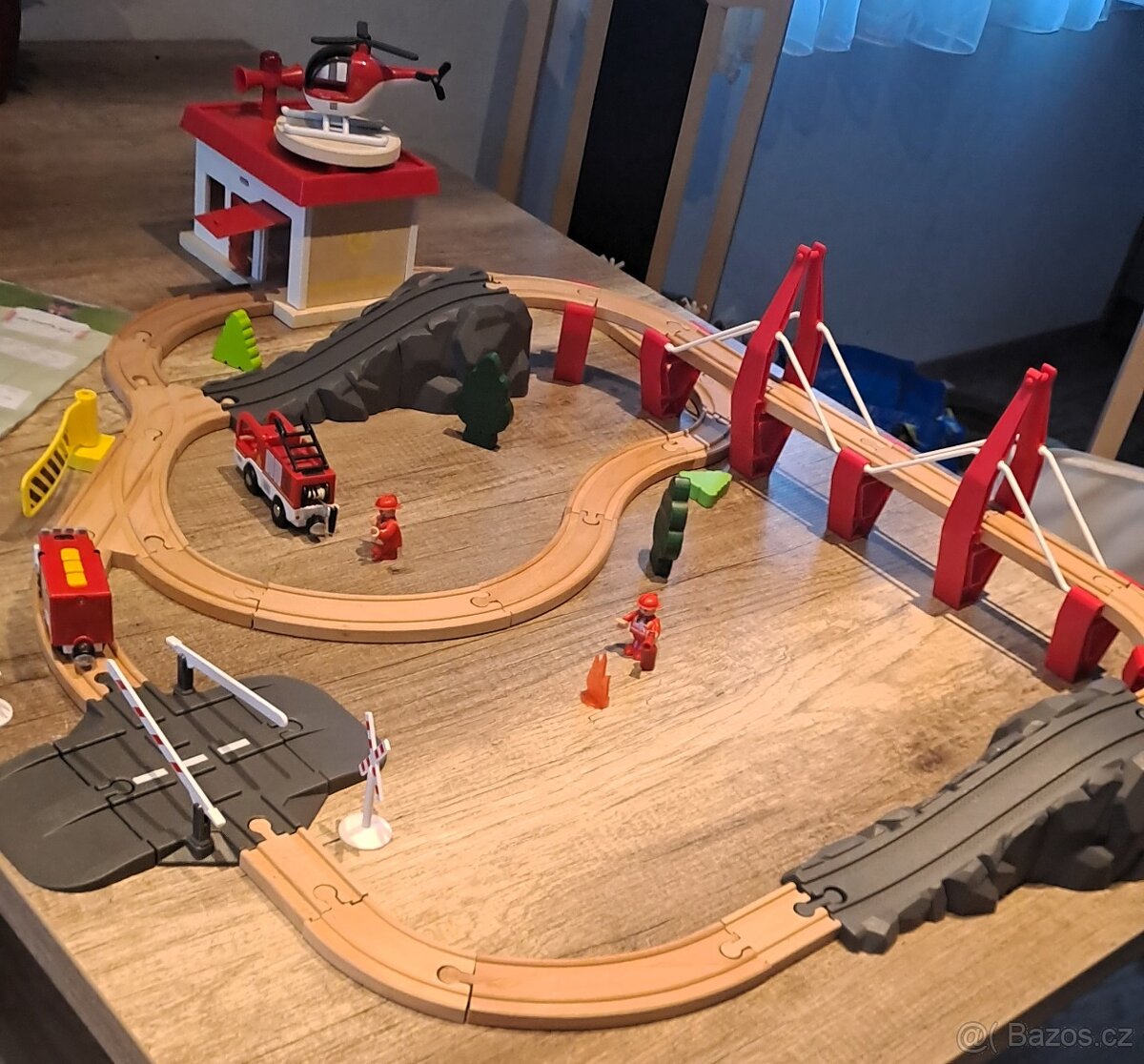 Velká sada dřevěných vláčkodráh a kolejí Maxim a Playtive - 3