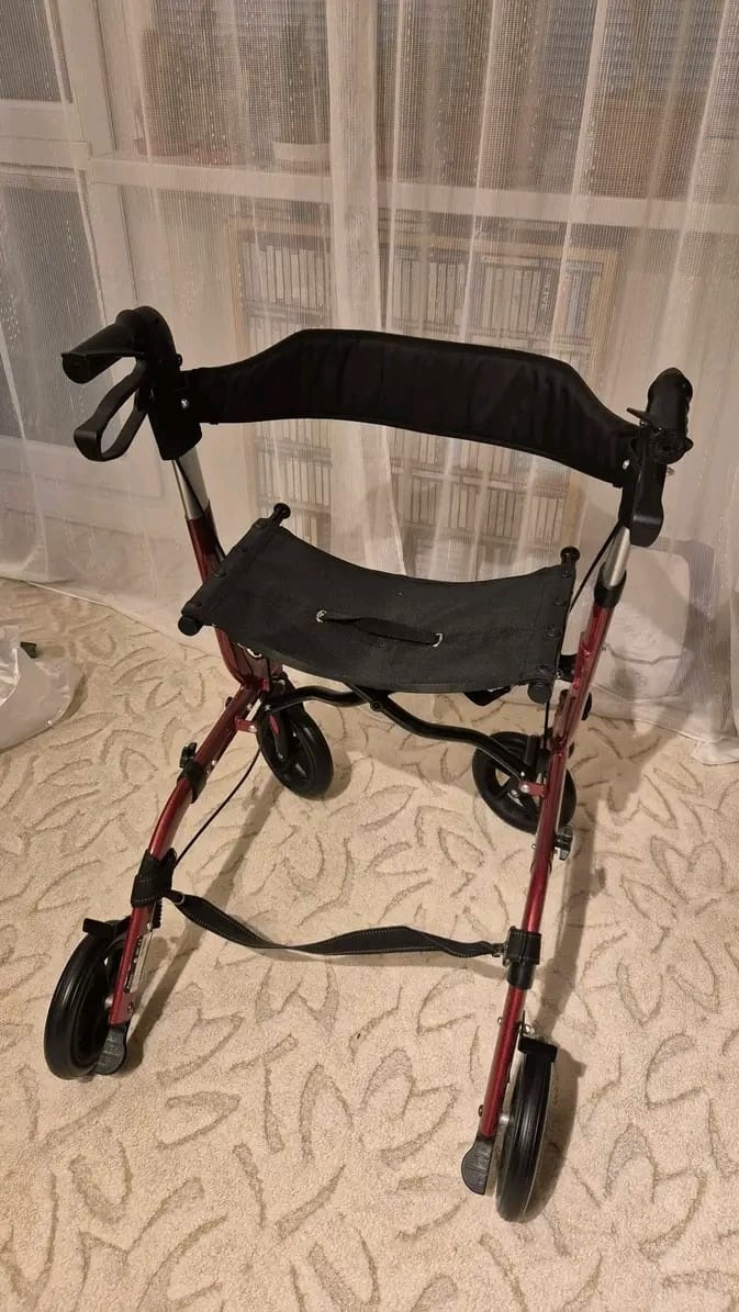 Ctyřkolové odlehčené chodítko DMA 101V - 3