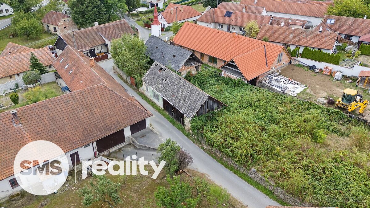 Prodej pozemku 931 m2 - 3