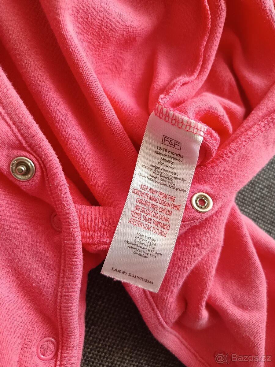 Pyžama, trička a šaty - 3