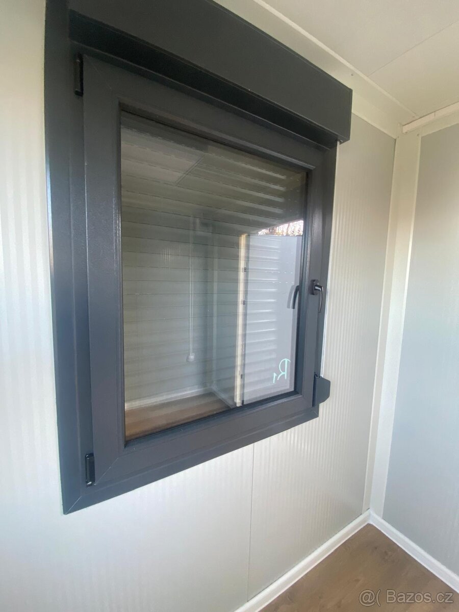 Prodejní stánek PMP-K o rozměru 2,4 x 2,4 m - 3