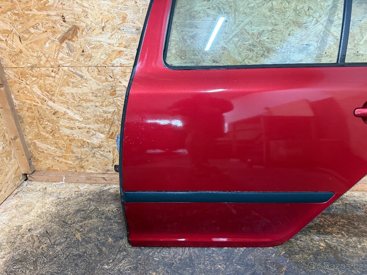 LEVÉ ZADNÍ DVEŘE ŠKODA OCTAVIA 2 SEDAN 9892 - 3