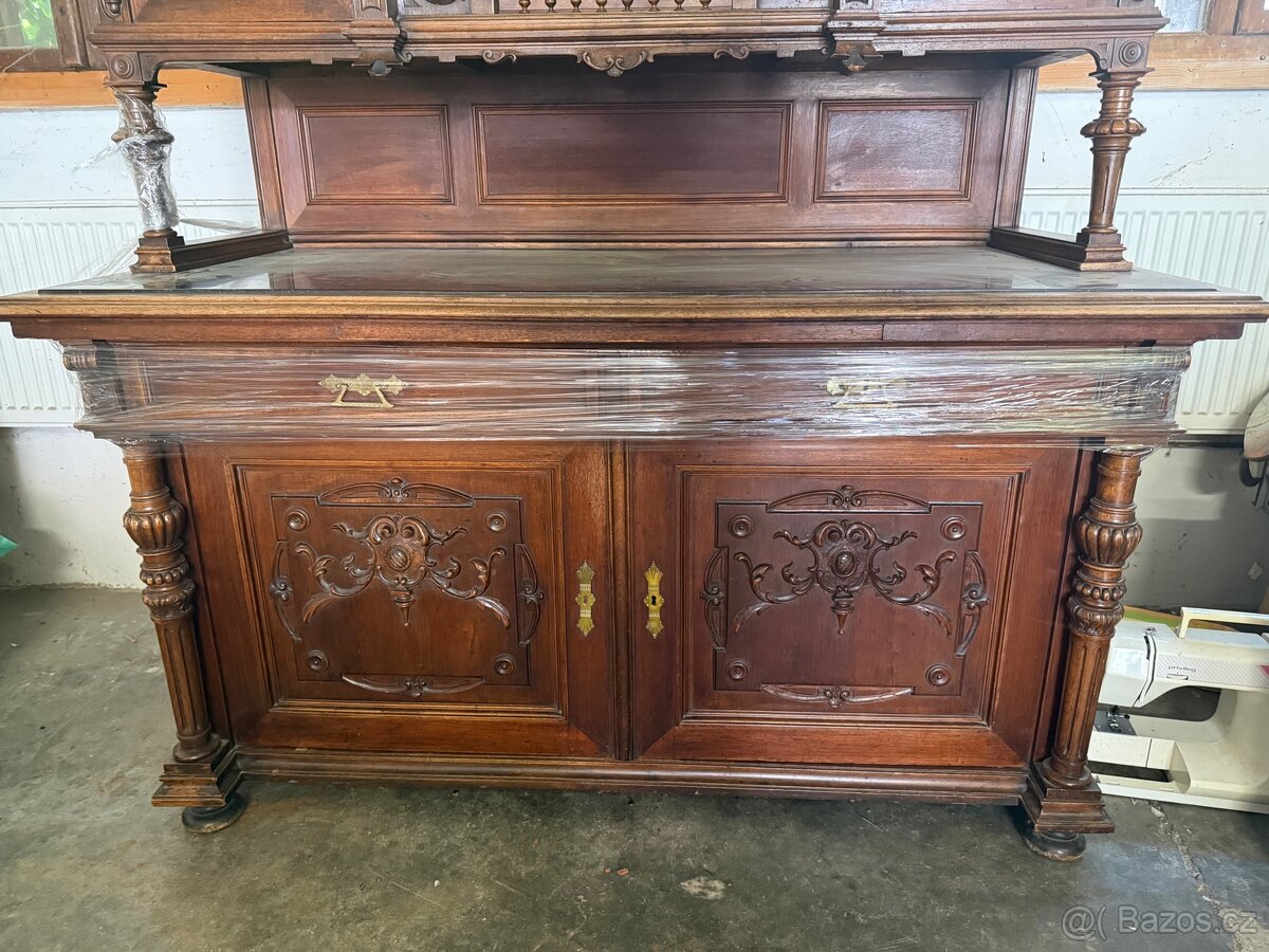 Starožitný bohatě zdobený sekretář - příbornik - 3