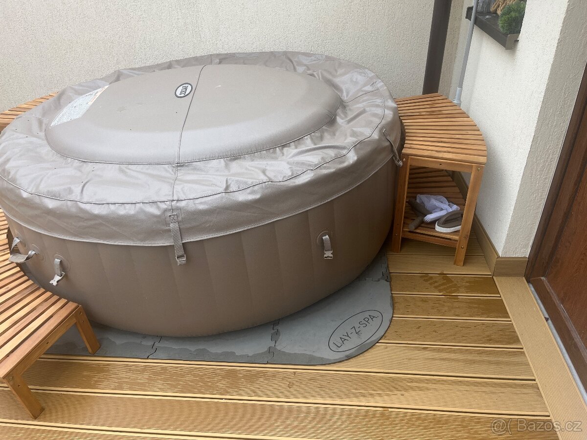 Nabytek pro vyrivku. - 3