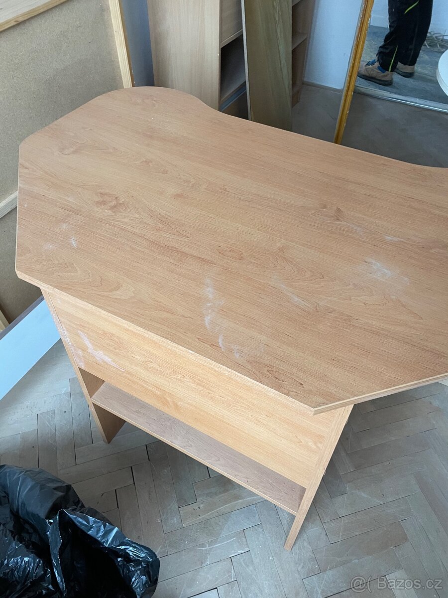 Počítačový stolek - 3