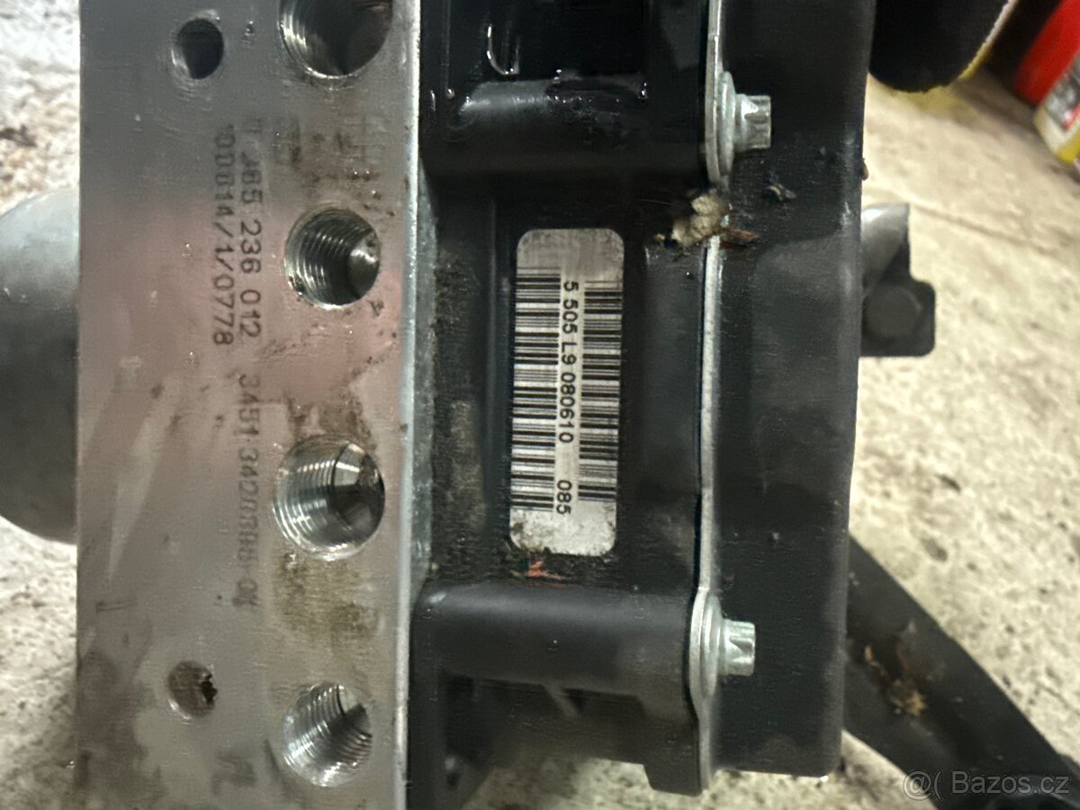 Abs kostka bmw x3 e83 - 3