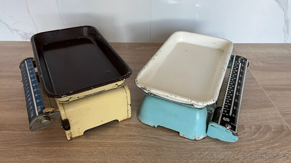 Stará kuchyňská váha, 2 ks - 3