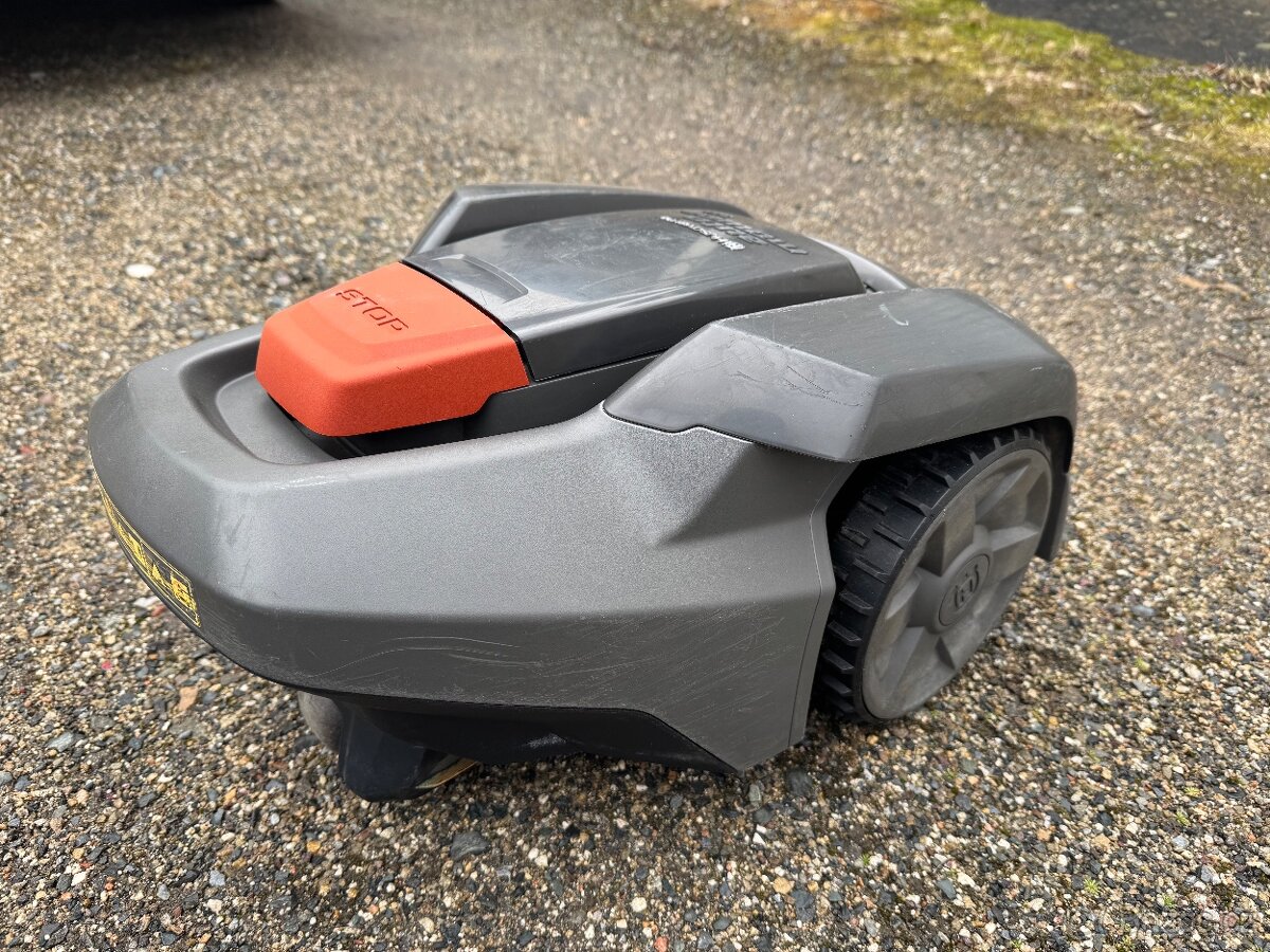 robotická sekačka Husqvarna Automower 305 - 3