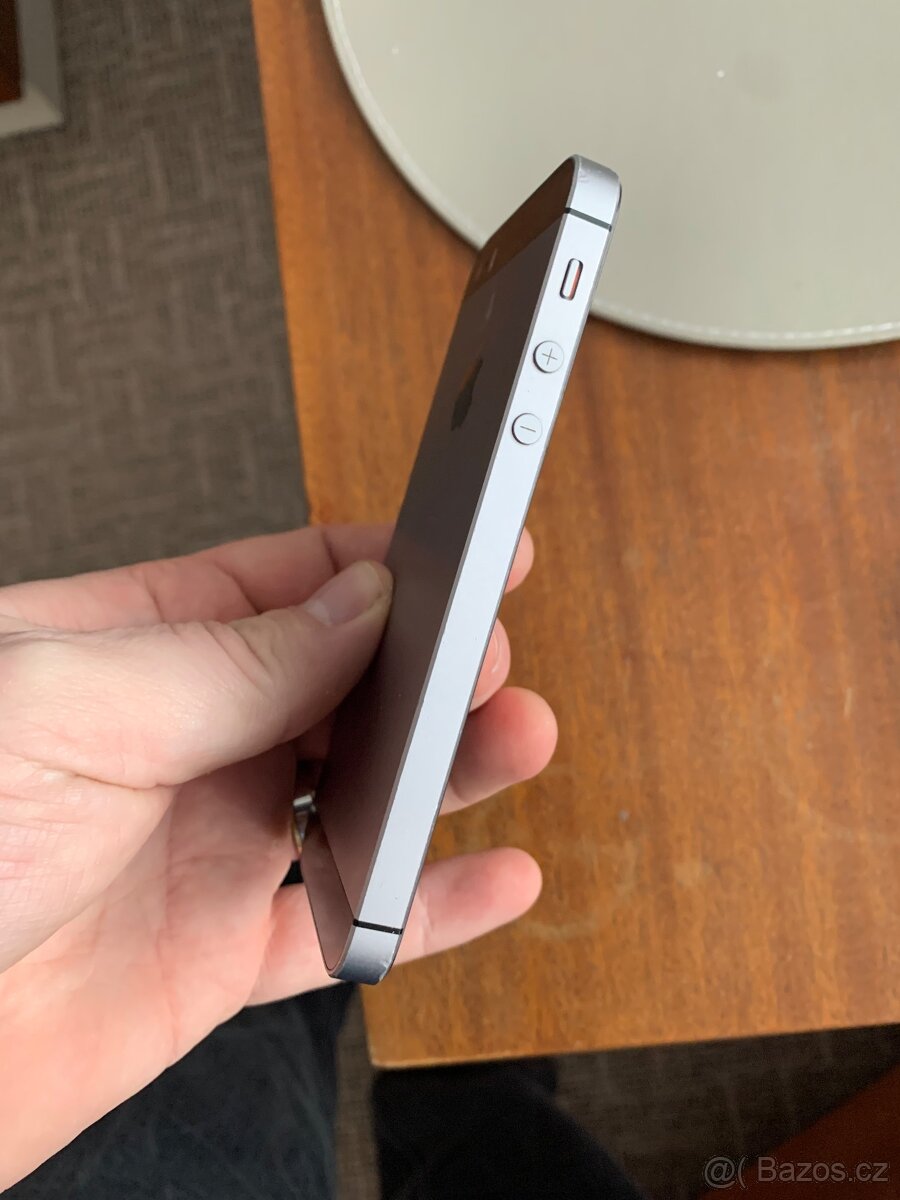 iPhone SE 32gb nová baterie - 3