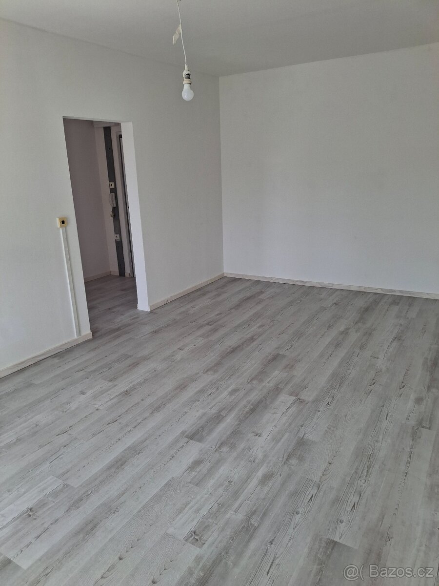 Pronájem bytu Výšina. - 3