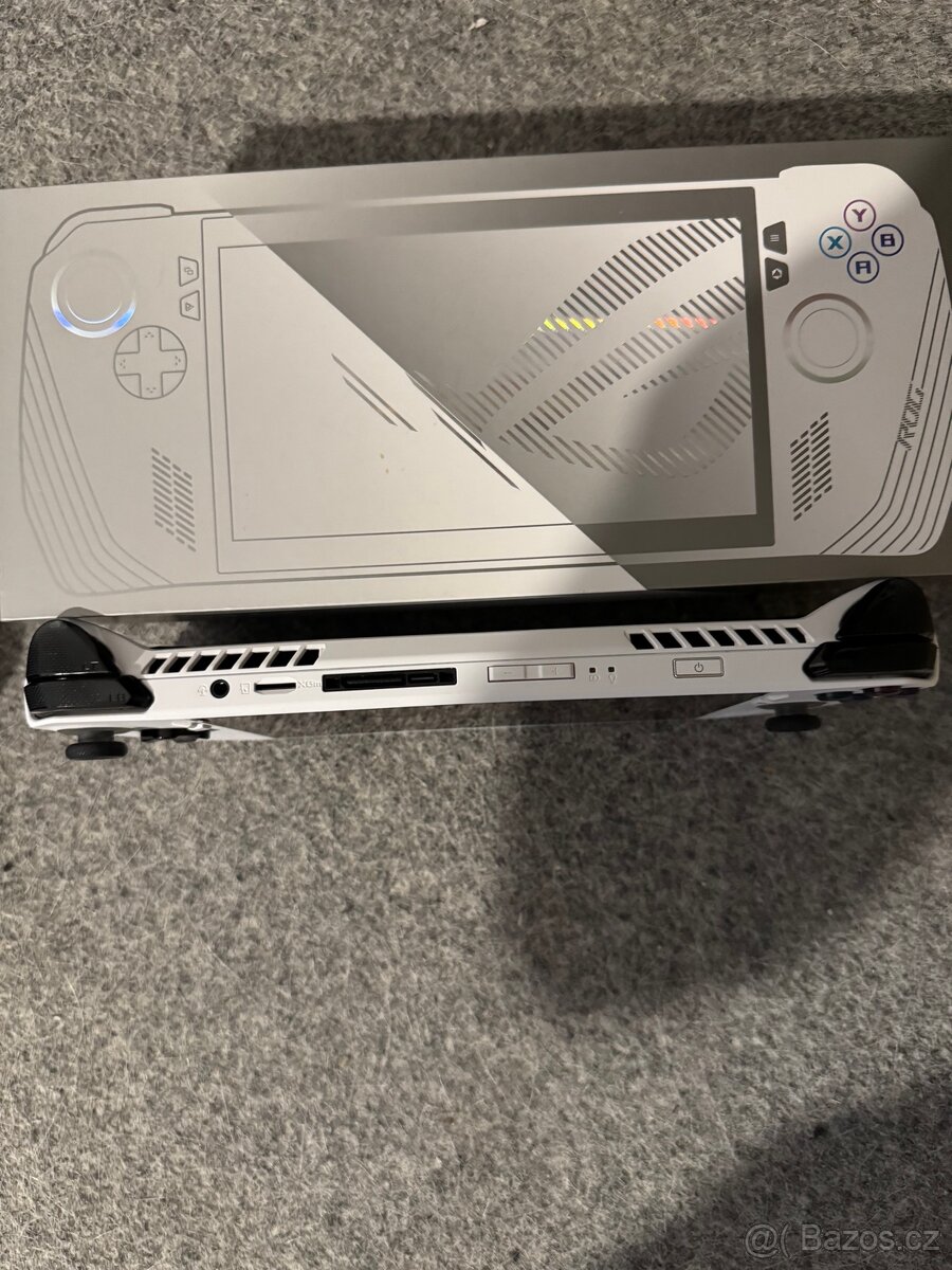 Rog Ally Z1 Extreme - 3