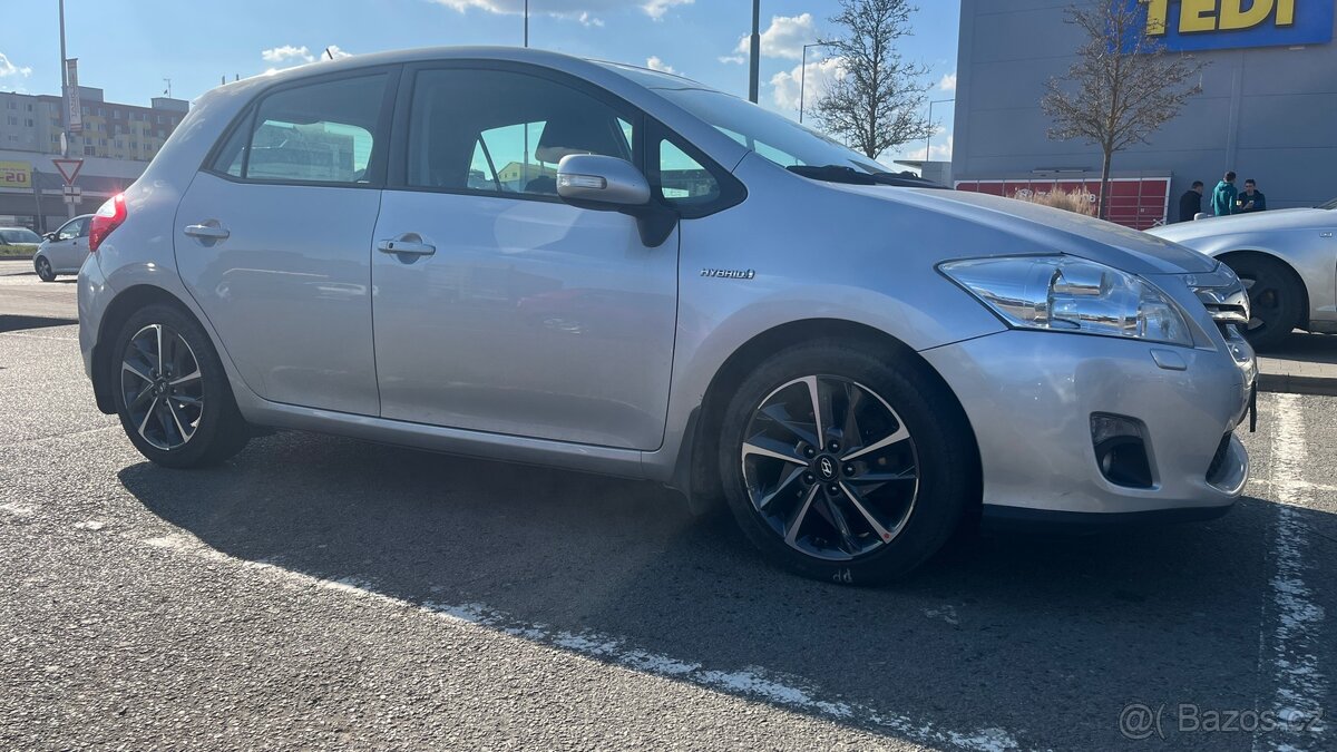 Toyota Auris Hybrid 1.8 Automat - 3