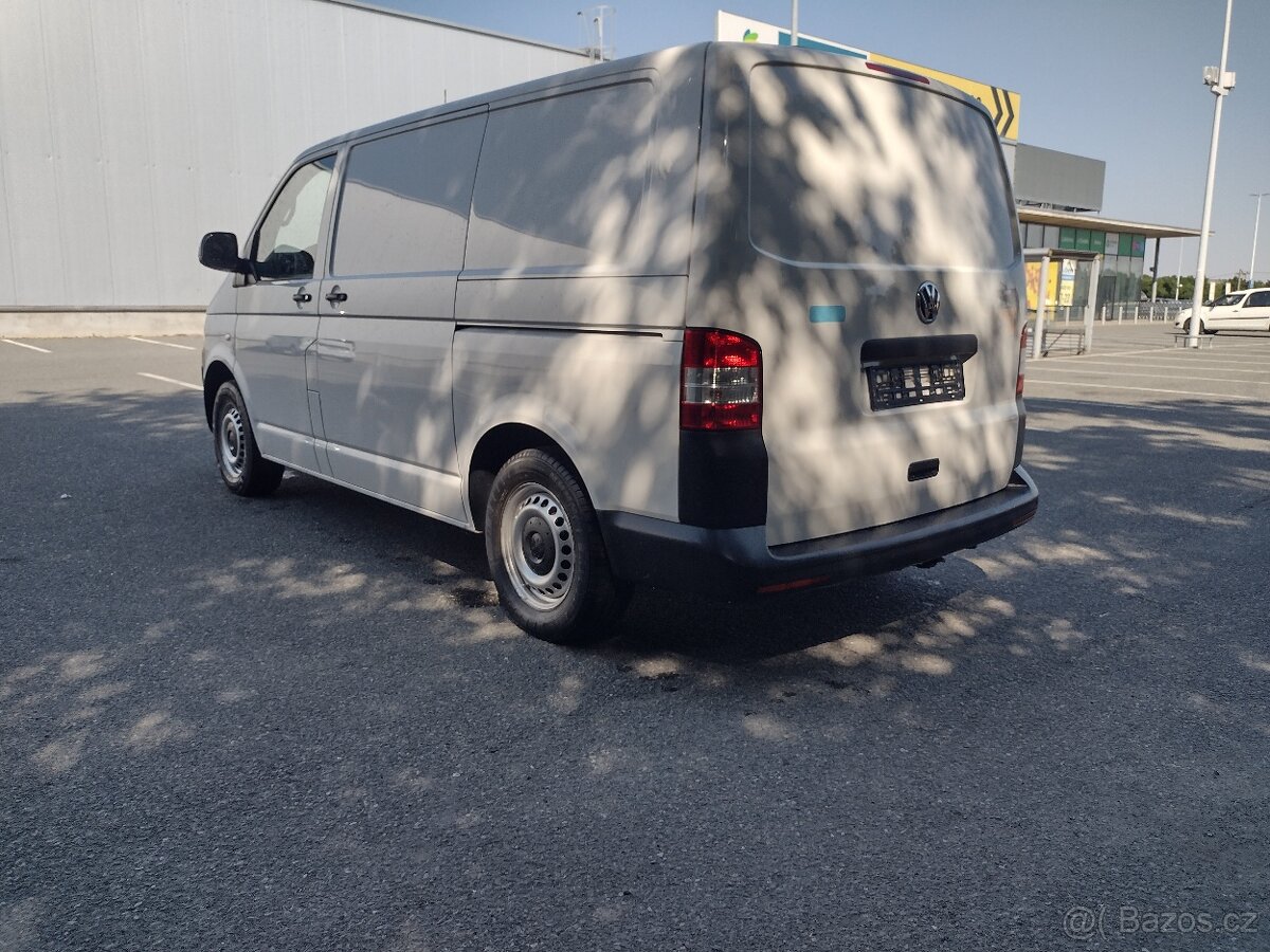 VW Transporter T5.1 2.0TDI -- DSG - 3