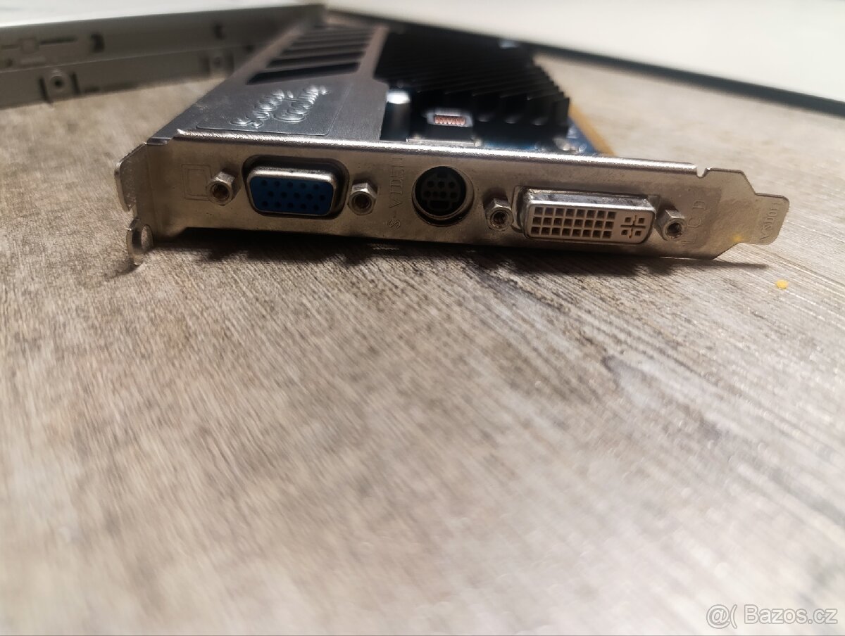 Grafická karta Gigabyte GV-RX24T256HP - 3