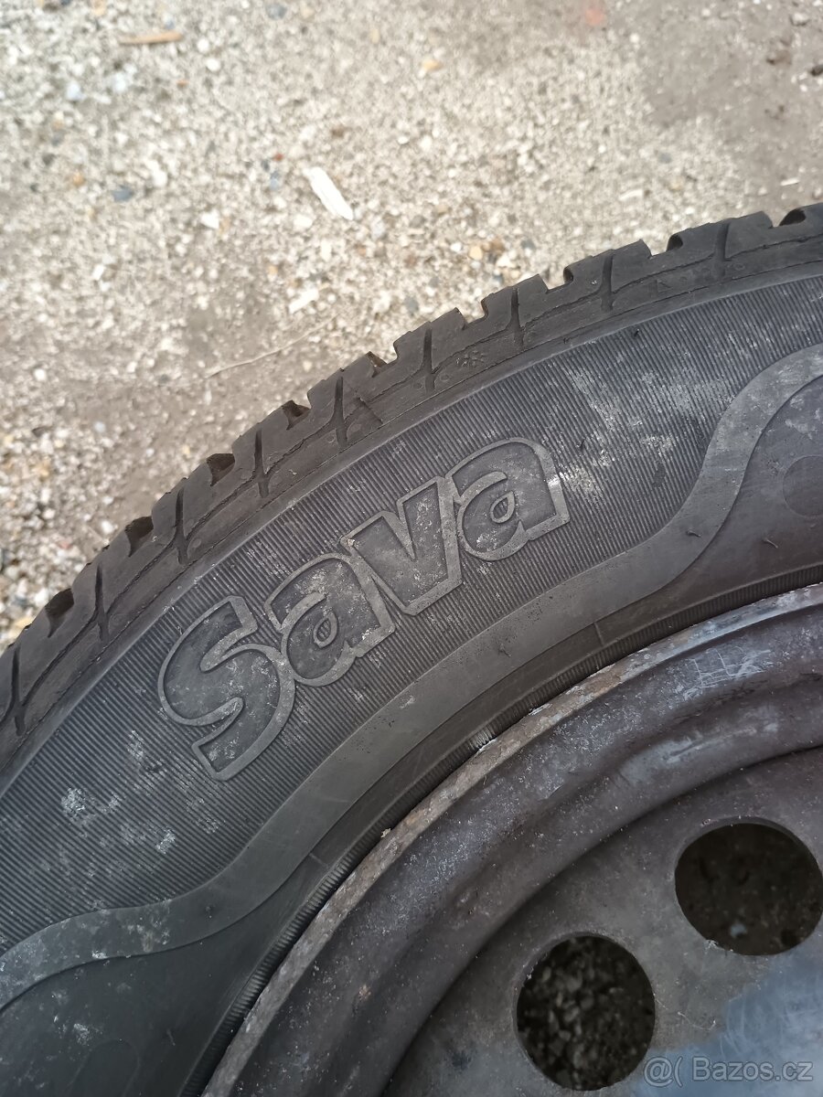 Zimní pneu 215/60 R16 - 3