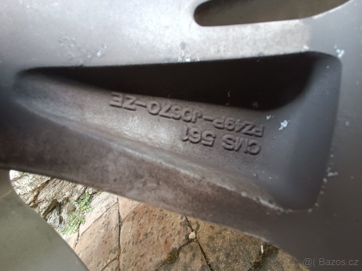 Kola Toyota Land Cruiser / Hilux