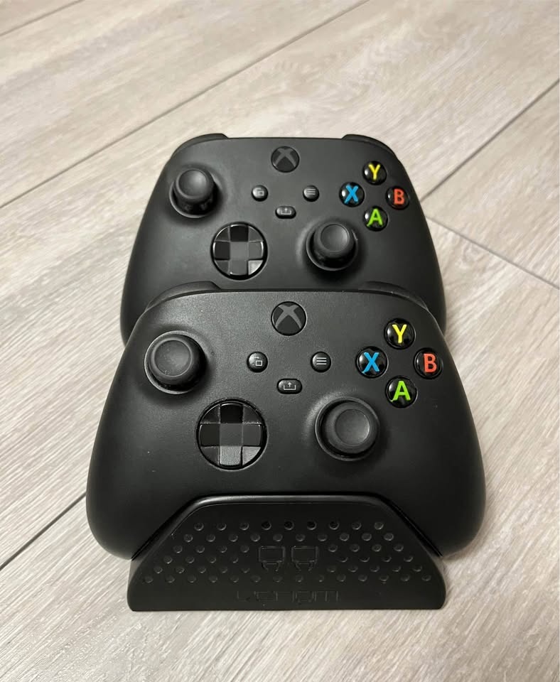 Xbox Series X 1TB Black + sluchátka Xbox + hry - 3