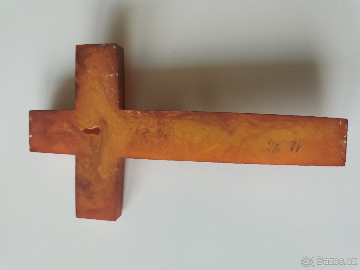 Krásny starý bakelitový krížik - 3