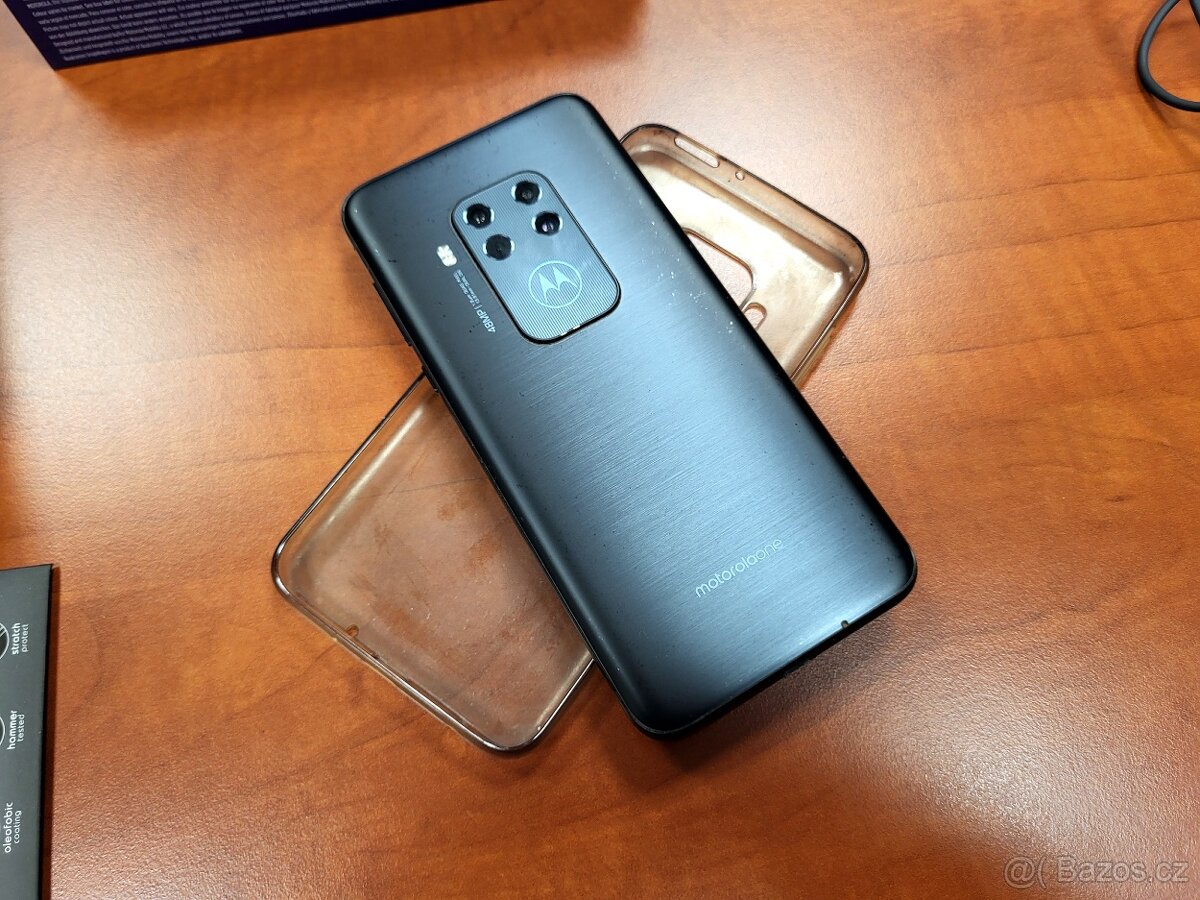 Motorola One Zoom komplet. s novym displejem - 3