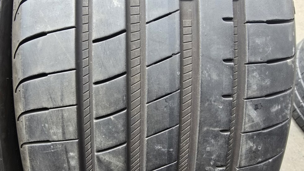 Letní pneu 245/40/19 Good Year - 3