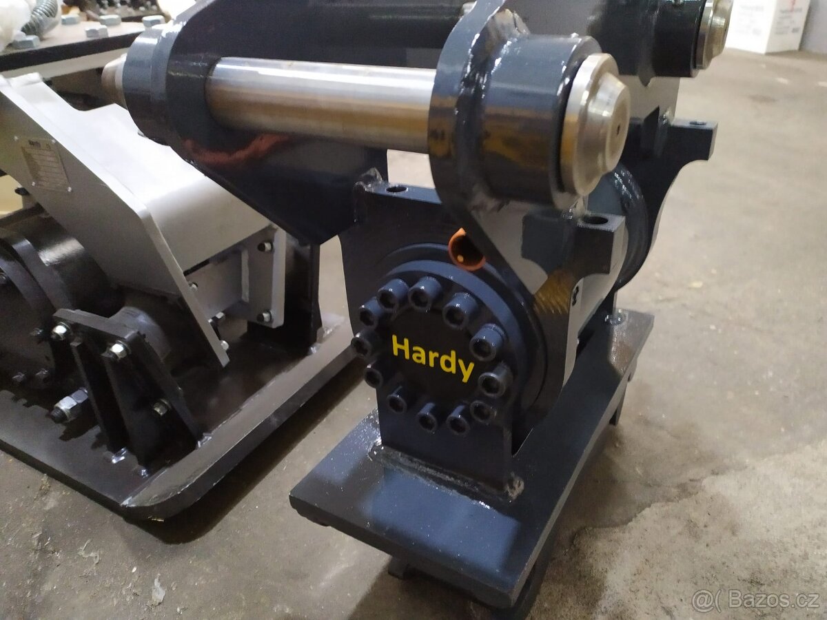 Naklápěcí hlava - HARDY (pro minibagry do 12tun) 90° - 3