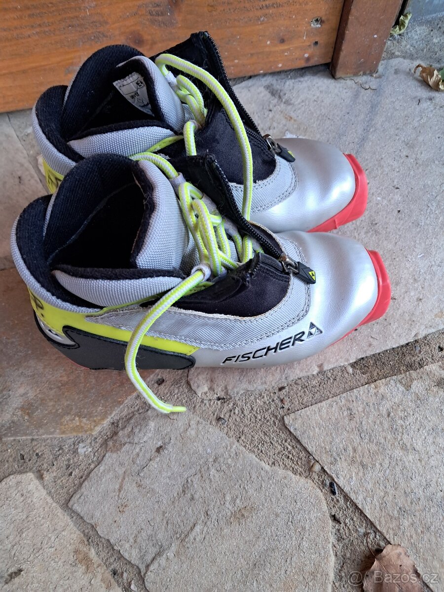 Běžky 110 cm, boty Fischer 19 cm, hůlky 90 cm - 3