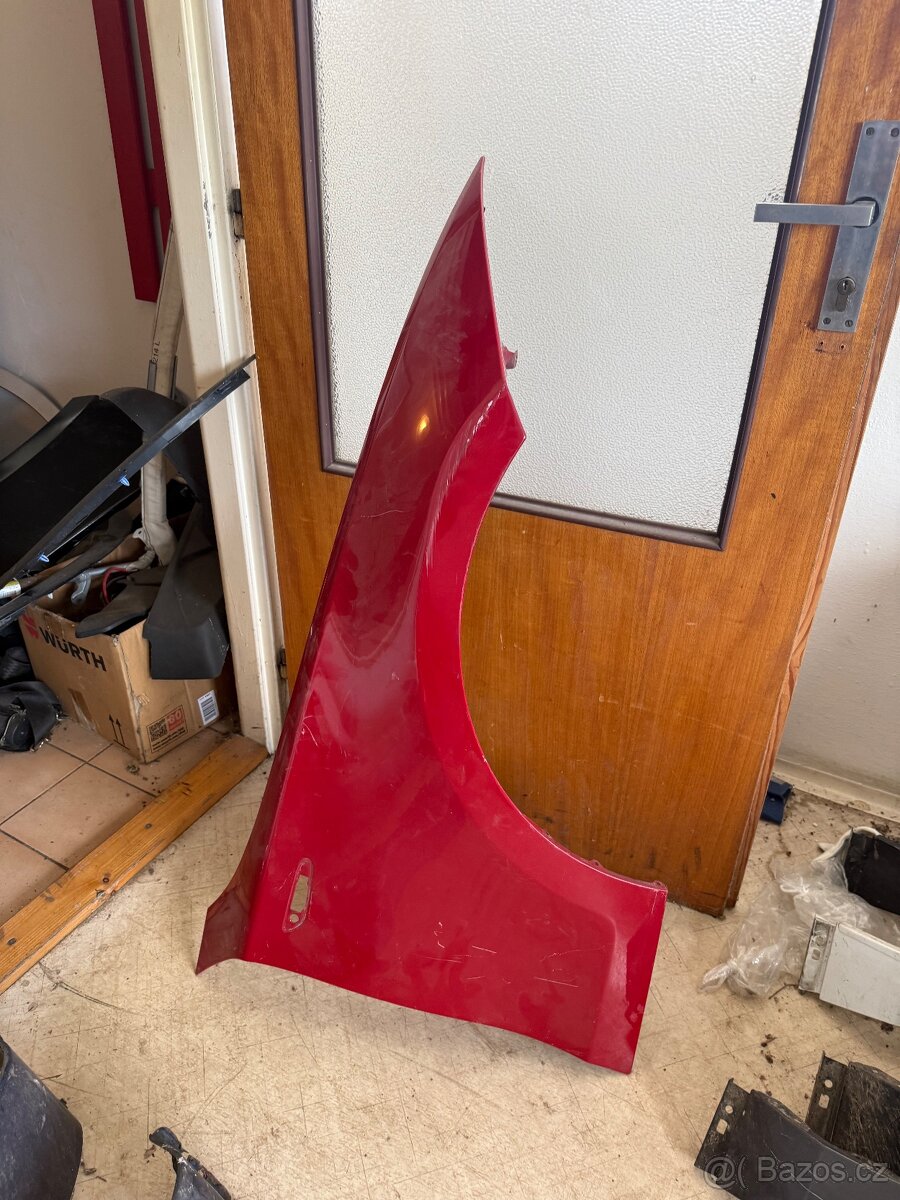 BMW E90 Pravý blatník - 3