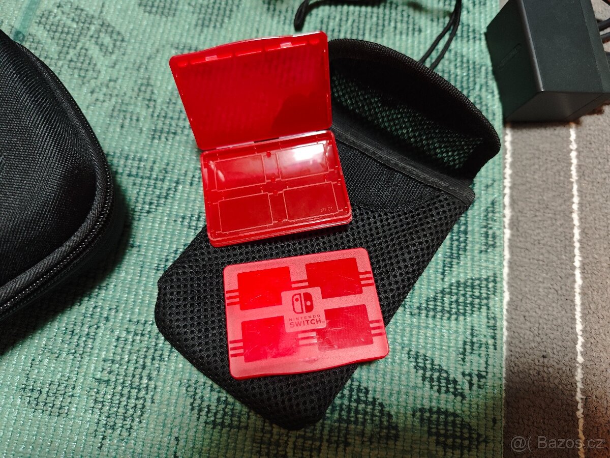 Nintendo Switch + box - 3