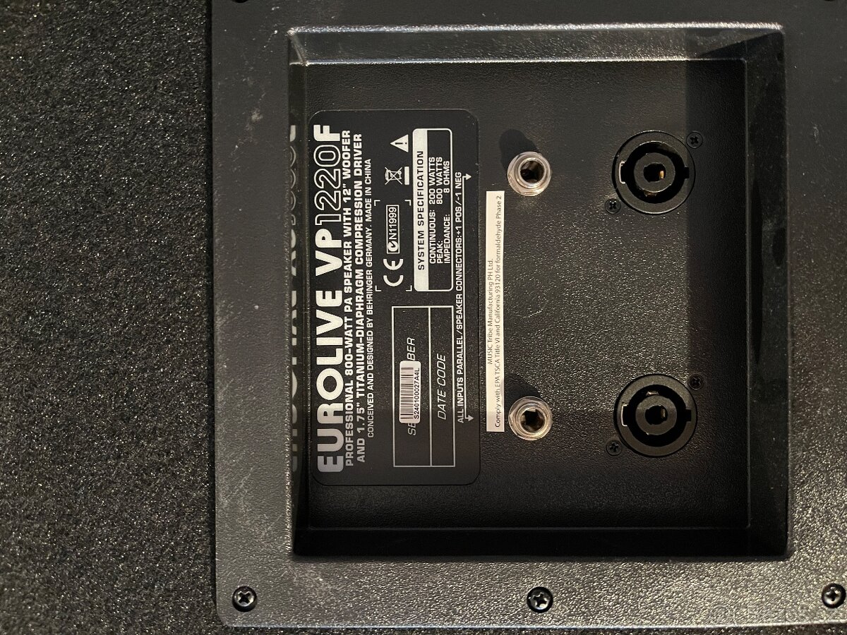 Monitorový box Behringer Eurolive VP1220F - 3