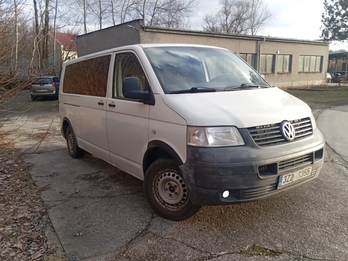 VW T5 transporter 9 míst - 3
