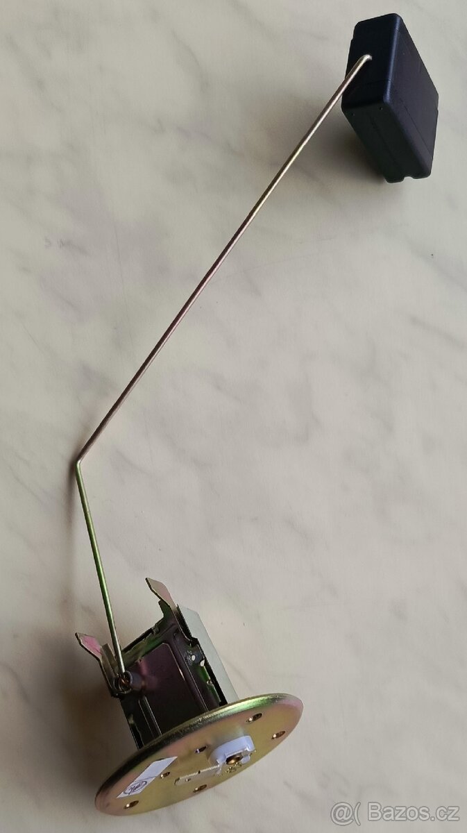 Plovák Suzuki Samurai. - 3