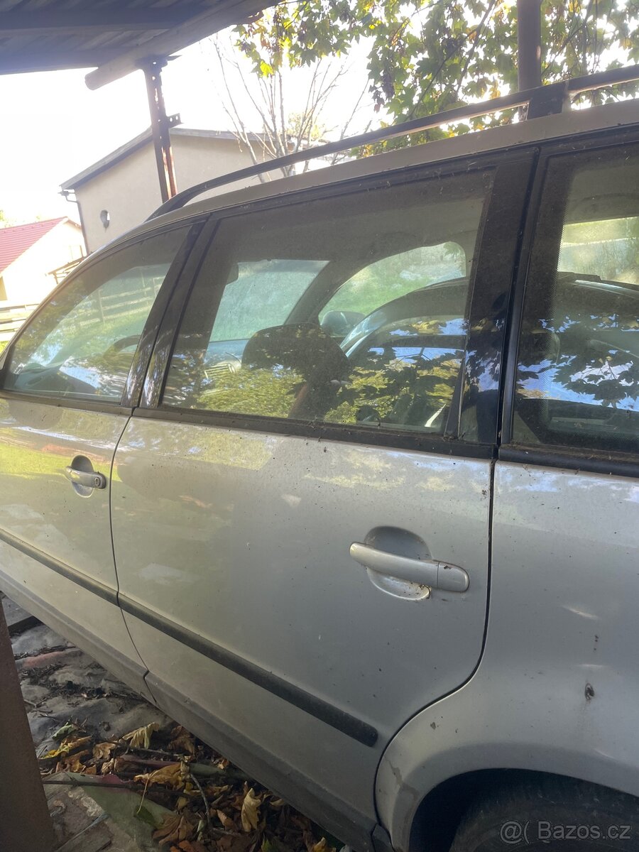 Prodám 2x Passat B5+ motor + díly + kola - 3