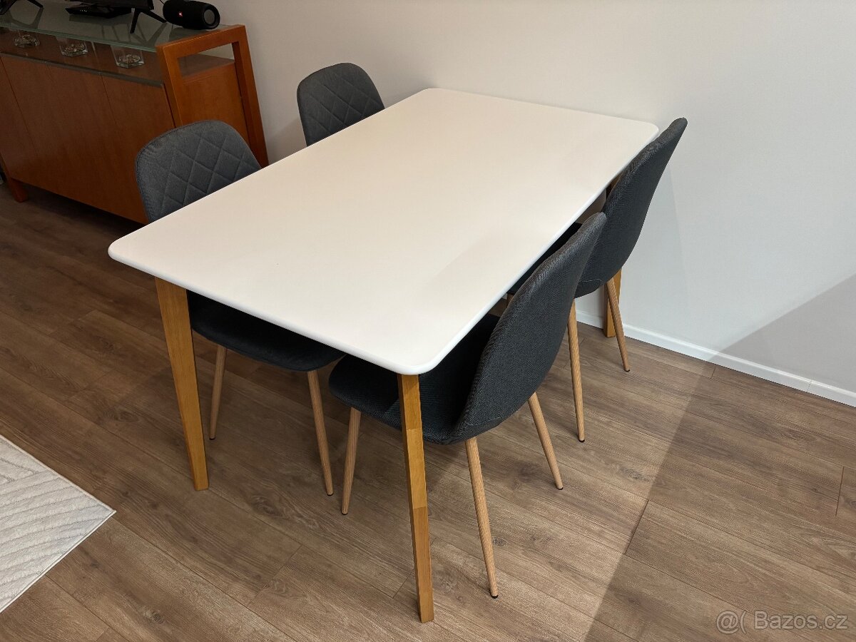 Prodám stůl + 4 židle - 3