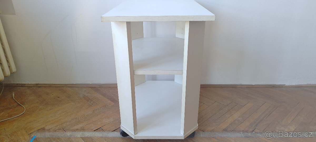 Bílý televizní stolek - 3