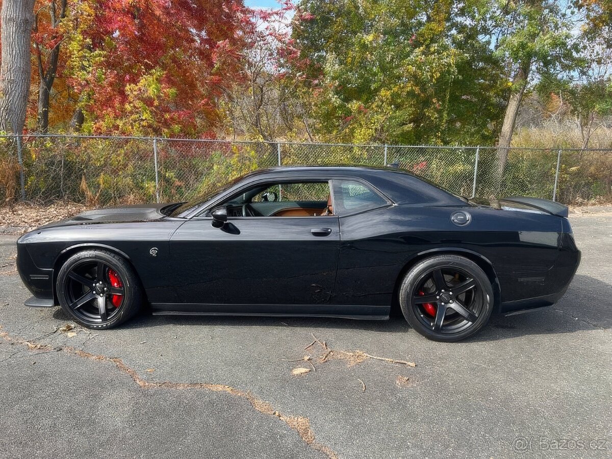 2017 Dodge Challenger SRT Hellcat - 3