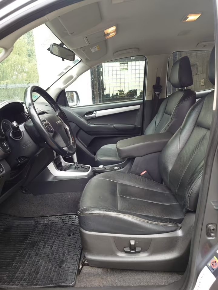 Isuzu D-max LS 2017 120kw automat