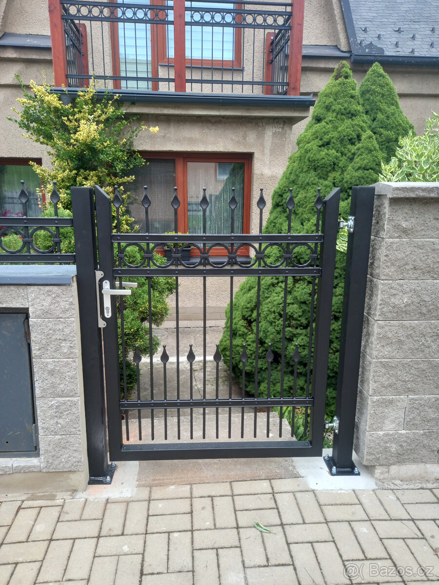 Samonosná kovaná pojezdová brána - 3