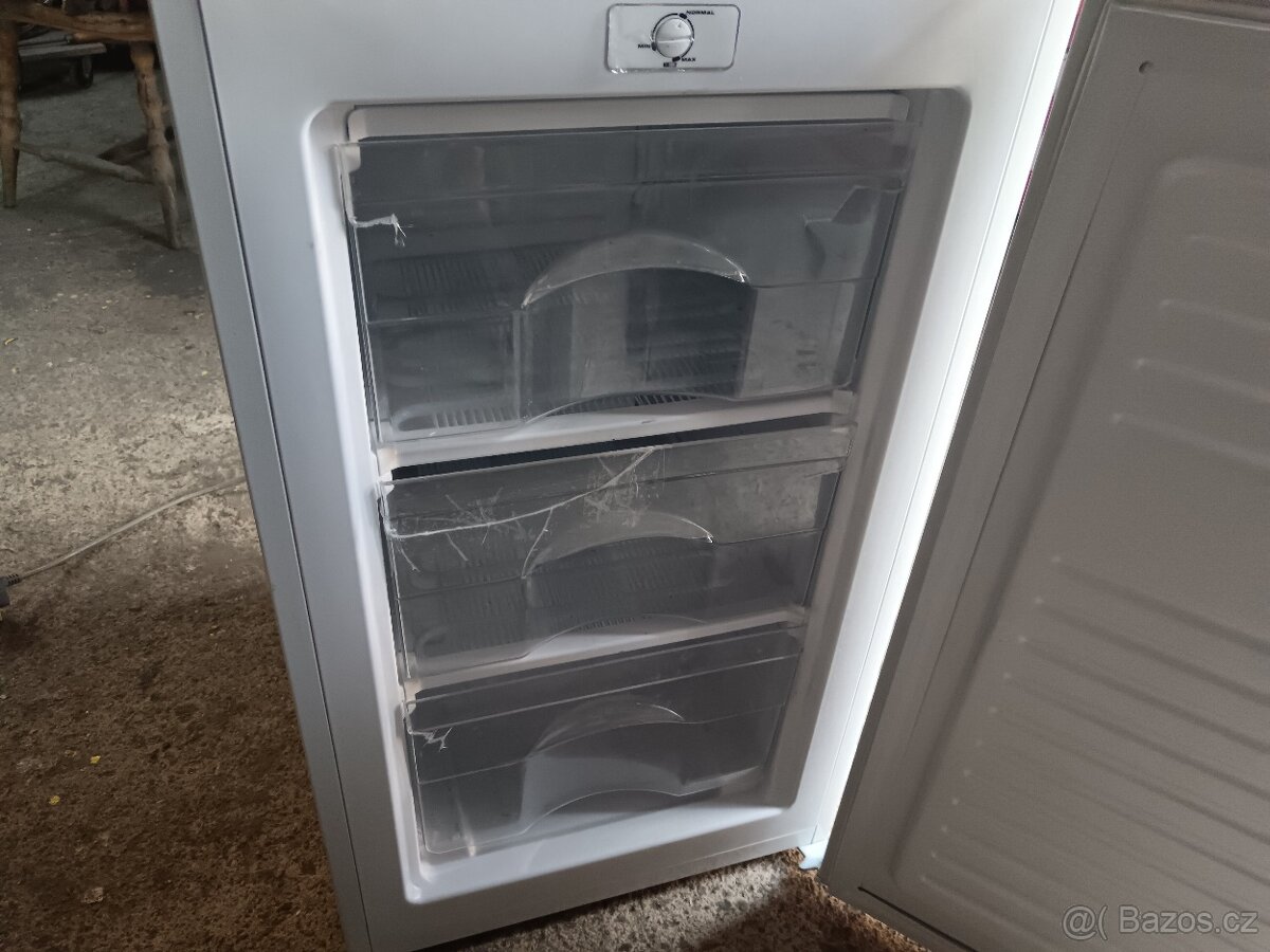 Malý mrazák Candy - 3