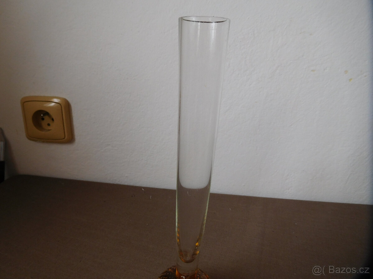 VÁZA - VÁZIČKA - METELÁK - 25,5 cm - 3