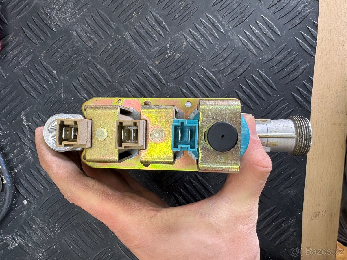 Plynový ventil Junkers ZWR ke23 - 3