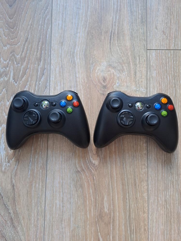 XBOX 360 + kinect + 2 ovladače - 3