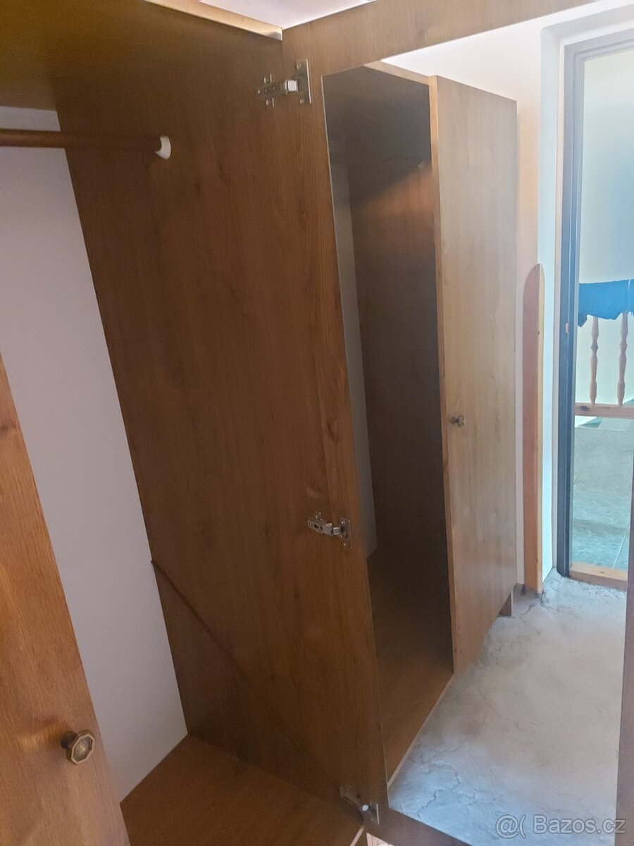Šatní skříň - 3