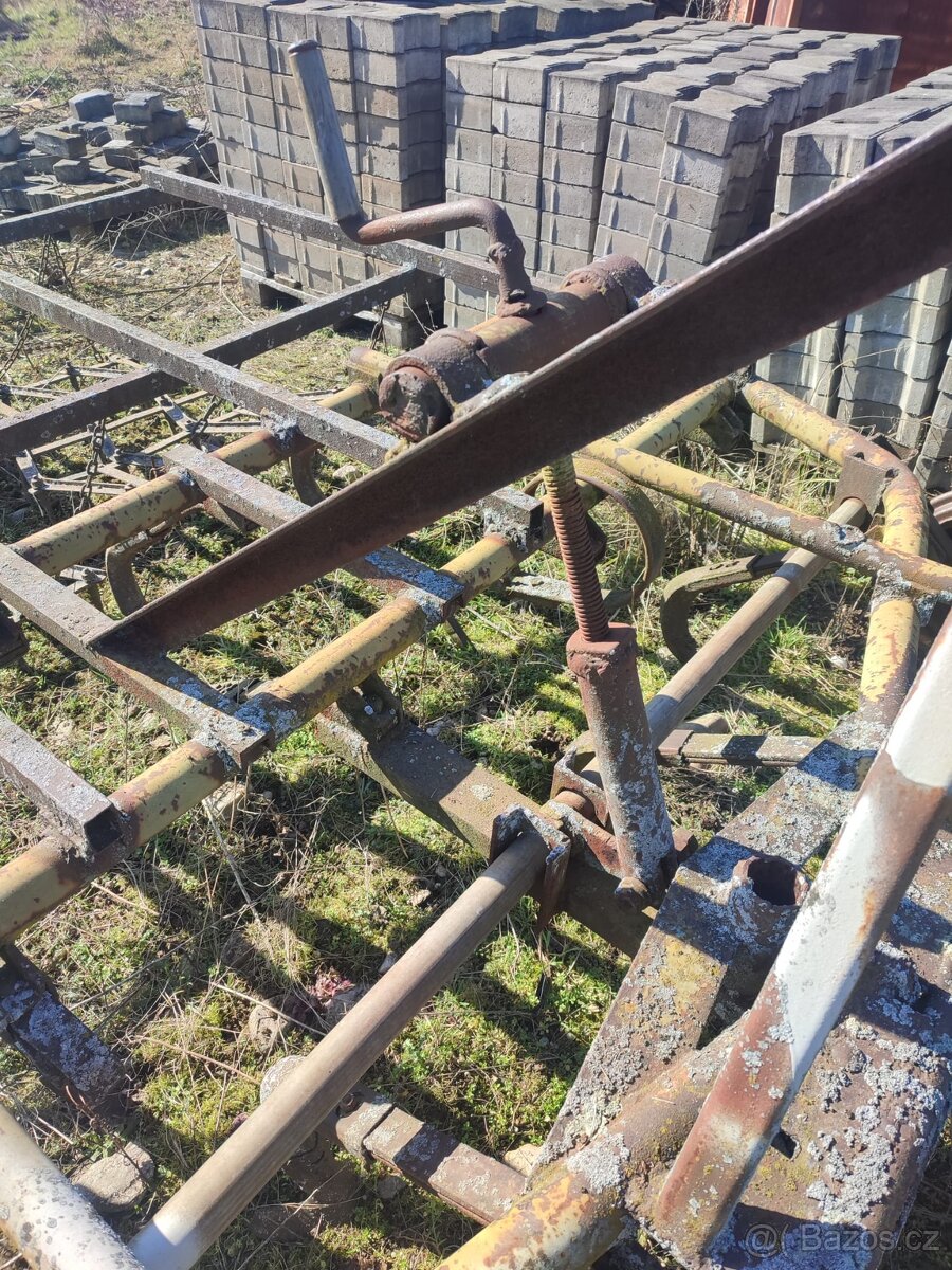 Kompaktor s bránami - 3