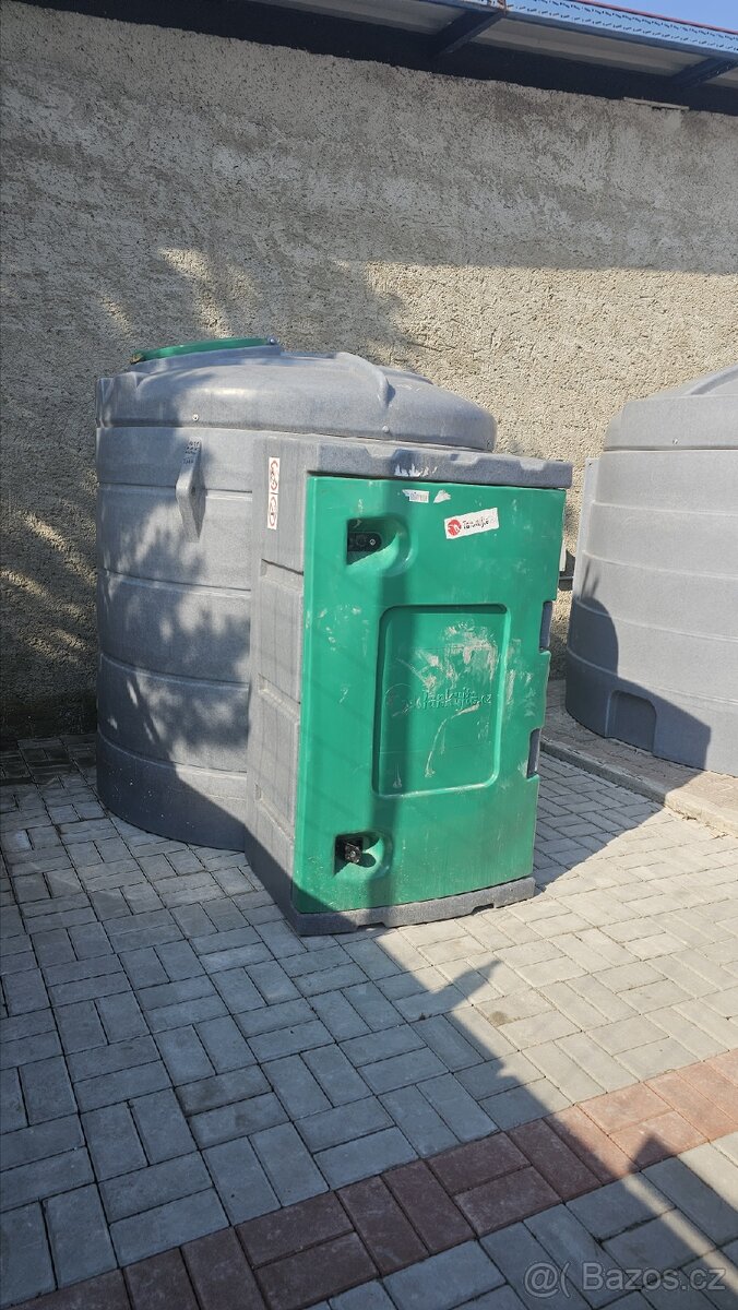 Nádrž na naftu - 3