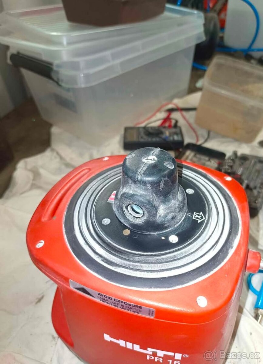 Nivelační přístroj Hilti - 3