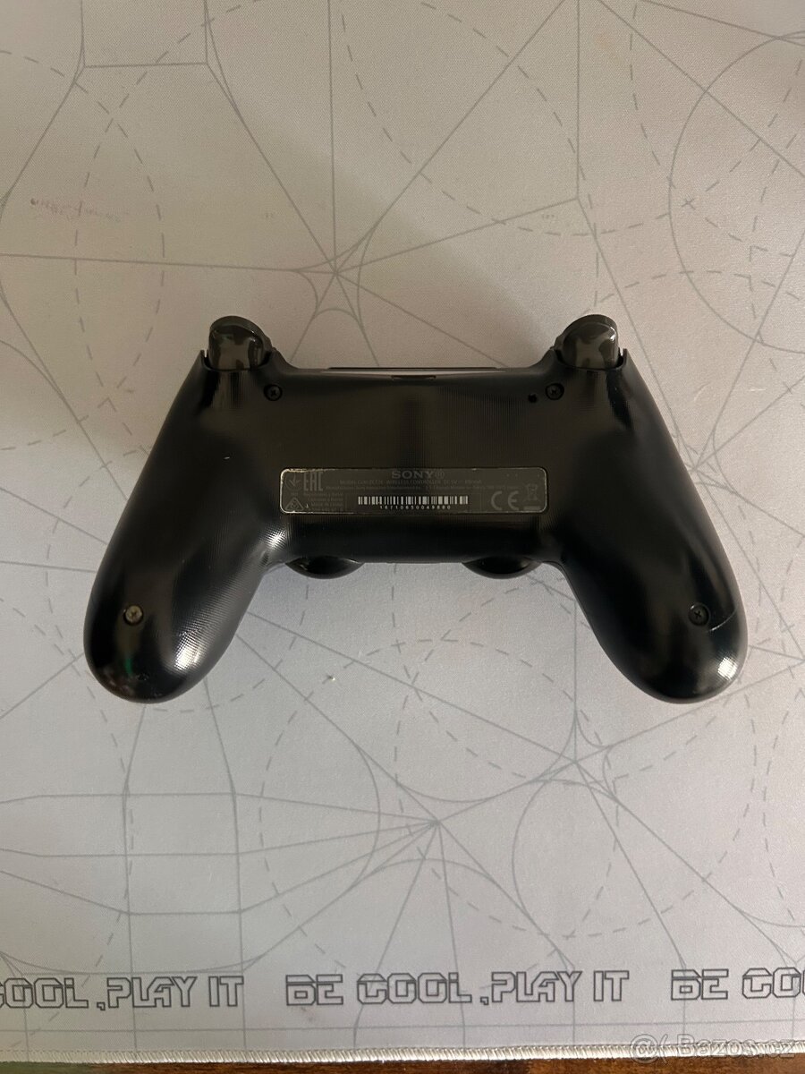 PlayStation 4 SLIM - 3