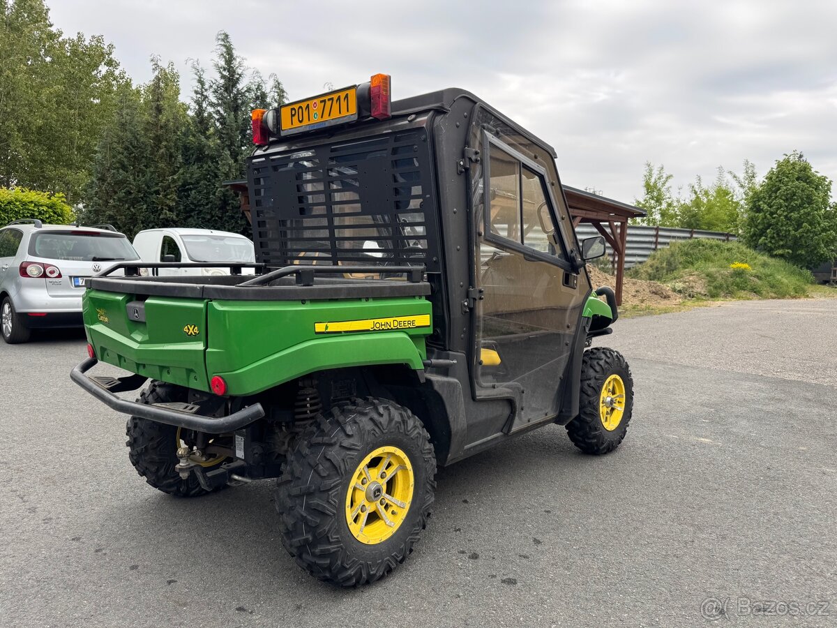 John Deere Gator XUV 550