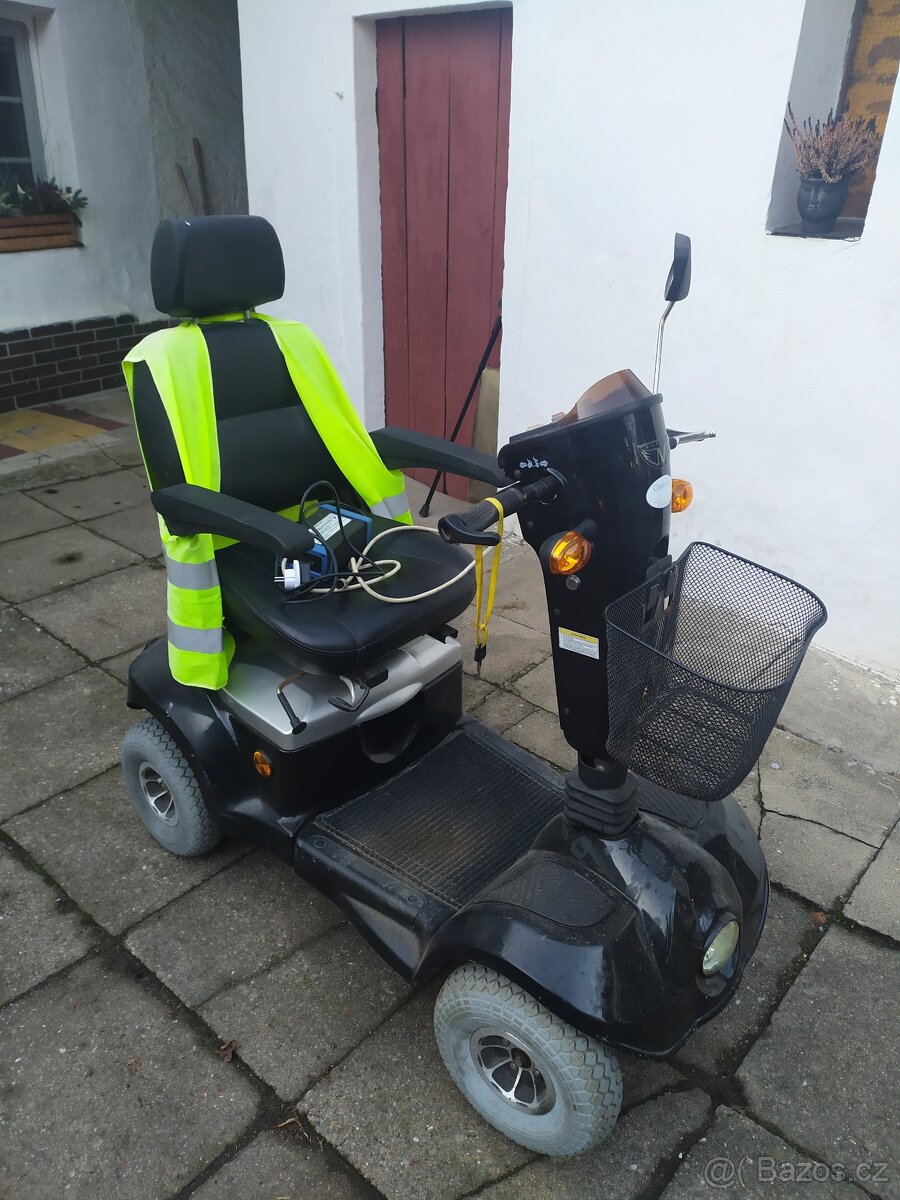 Elektrický vozík invalidní